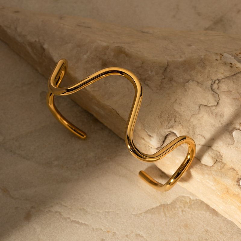 Hot selling gouden roestvrijstalen golvende uittrekbare ketting in coole stijl halsketting voor vrouwen_voghion.com