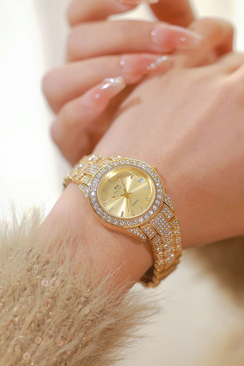 New light luxury ladies aqua ghost fashion temperament small square diamond calendar watch_voghion.com