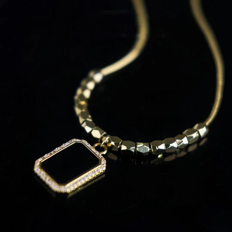 Collana geometrica per donna, leggera e lussuosa, di nicchia, lunga e squisita, con collo a maglione autunnale e invernale._voghion.com