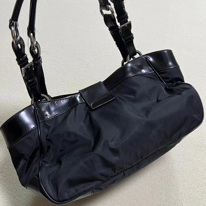 Ins Hundred Multi Pocket Schulter Achselhöhle Gewürz Damentasche 2025 Frühling Sommer Neuer Trend Mode Lässige Nische Persönlichkeit Hundred Daily_voghion.com