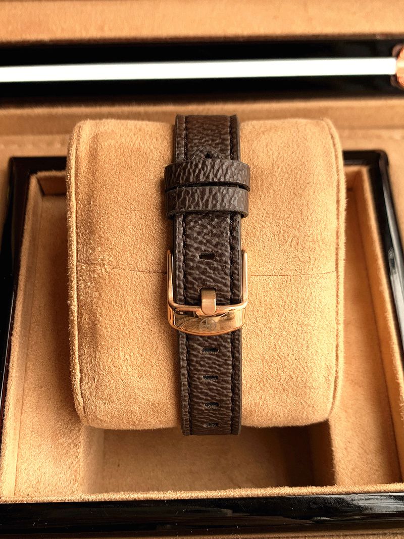 Retro Stil Personalisierte frauen Uhr Casual Braun Gürtel Quarzuhr Strass Mode Temperament Student Kostenloser Versand_voghion.com