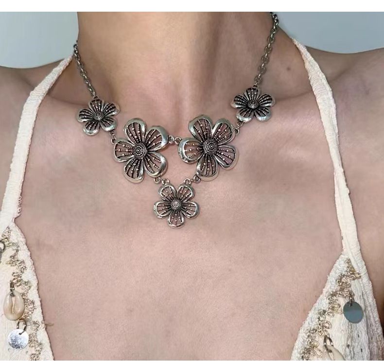 Colar de metal com pingente boêmio feminino, novo nicho exagerado, design sofisticado, corrente de clavícula, tendência_voghion.com