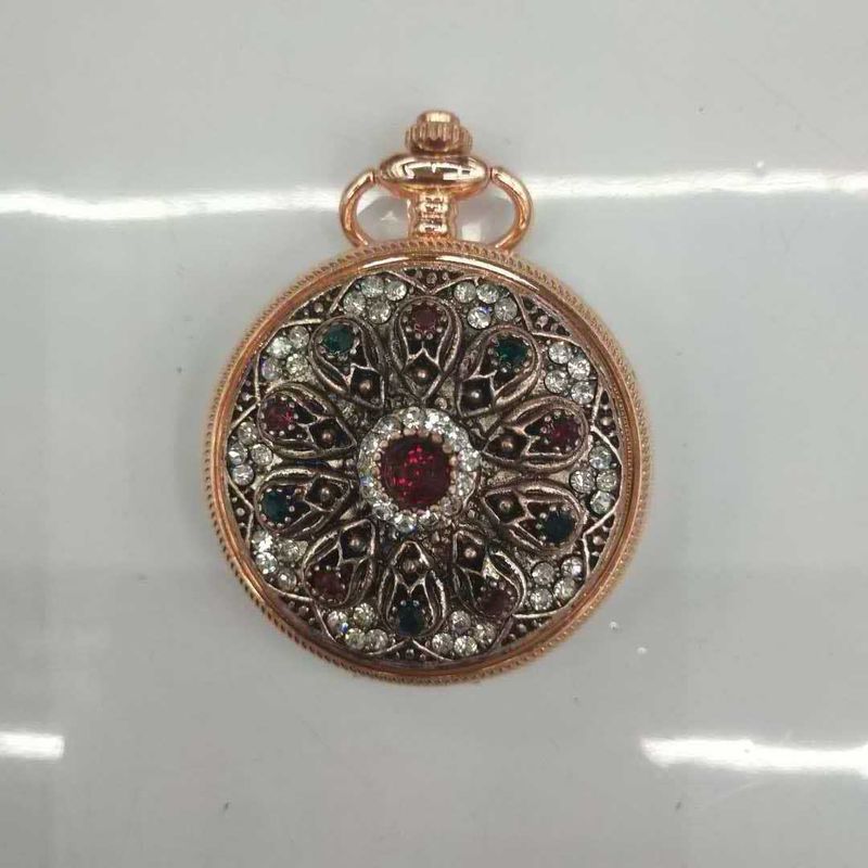 Orologio da tasca unisex con superficie al quarzo e diamanti rossi con custodia a ribalta creativa_voghion.com