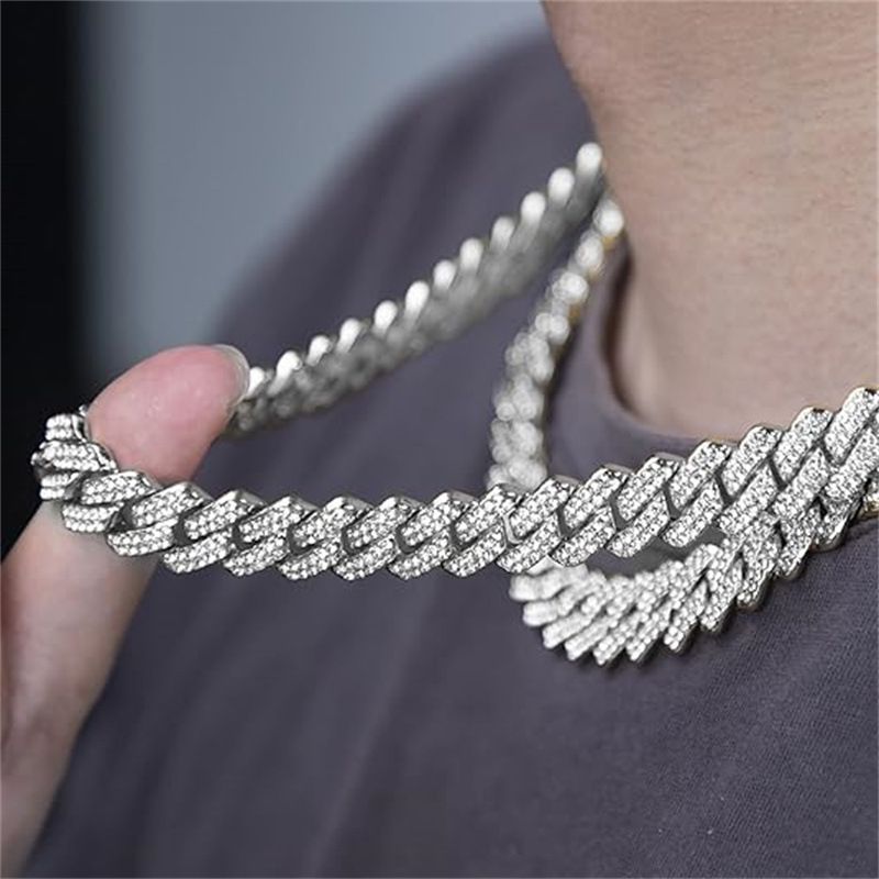 Bracciale da uomo alla moda cubana con diamanti tempestati di accessori Hip Hop 2024_voghion.com