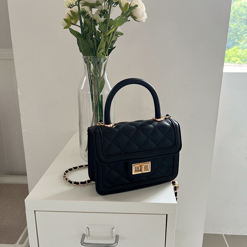 Nuova moda da donna versatile quadrata Tidal piccola profumata Wind Lingge Chain Single Shoulder Crossbody Bag_voghion.com