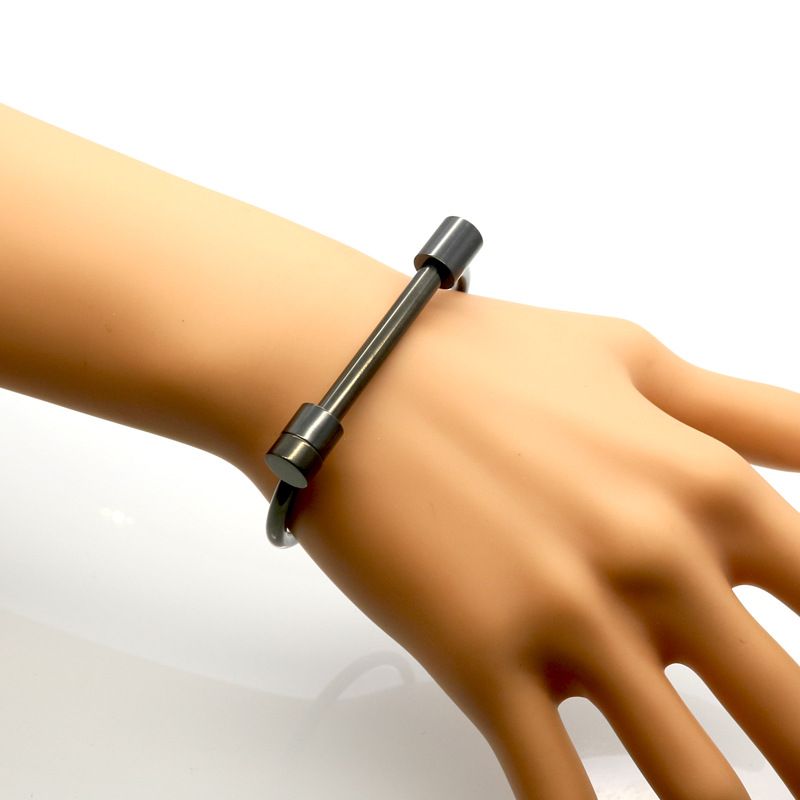 Titanium Steel Horseshoe Vacuum Gold Plated Bracelet D Shaped Horseshoe Buckle Stainless Steel Bracelet_voghion.com