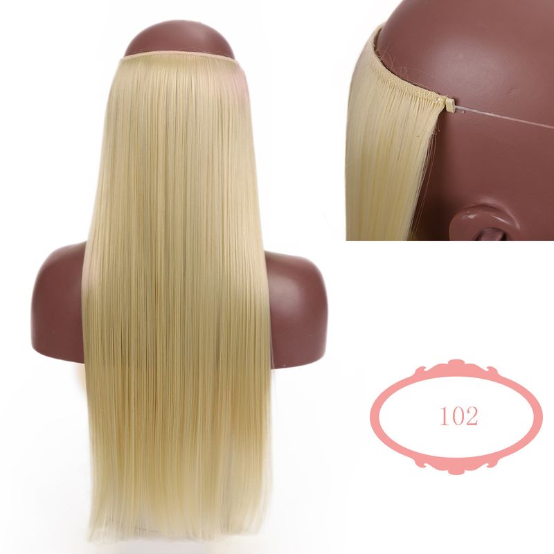 Extension per capelli con lenza elastica, extension per capelli in fibra chimica, le donne indossano naturalmente pezzi di capelli lisci_voghion.com