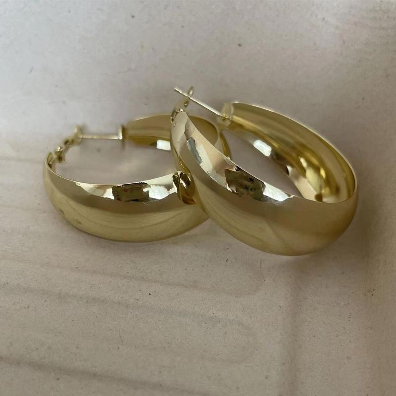 Extravagante, C-förmige Creolen aus hochwertigem Metall für Damen, silberne Nadelohrringe, vielseitig und minimalistisch._voghion.com