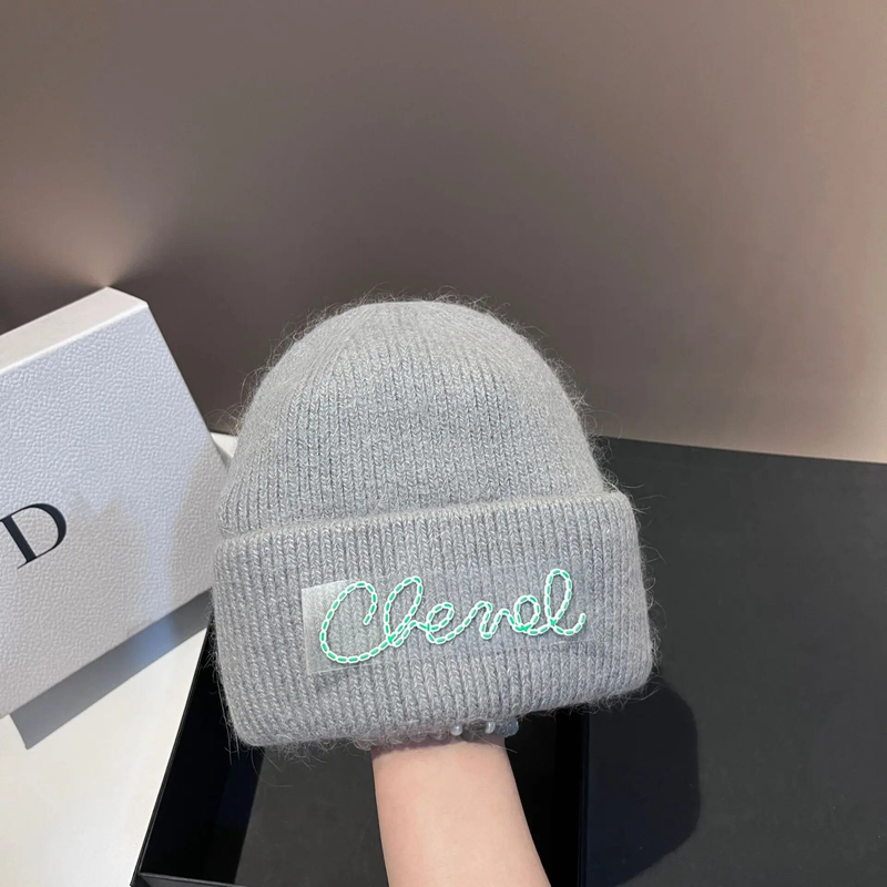 Autumn and winter small fragrance rabbit fur knitted hat Russian thickened warm ear protection double-fold woolen hat soft glutinous pullover hat
_voghion.com