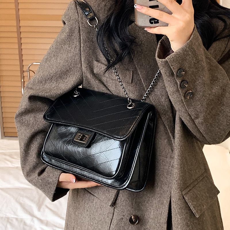 Office Commuter For Women 2025 Niche Chain Fashion Single Shoulder Crossbody High-end Sense Wandering Bag_voghion.com