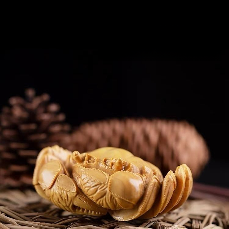 Thuja Wood Carving Handheld Piece For Playing With, Wealth-Attracting Crab, Men's Portable Plaything, Eight Directions_voghion.com