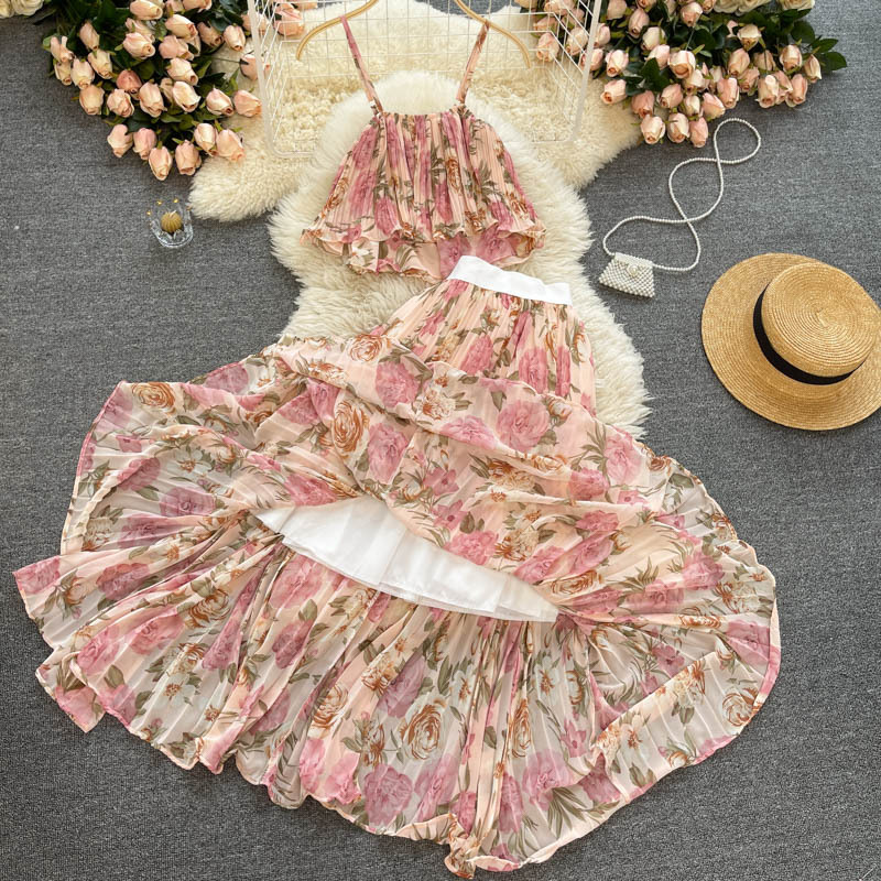 Damen-Urlaubsanzug mit Hosenträgern, kurzes Oberteil für Frauen, schwere Industrie, plissierter Chiffonrock, süßes Blumenmuster, zweiteilig_voghion.com
