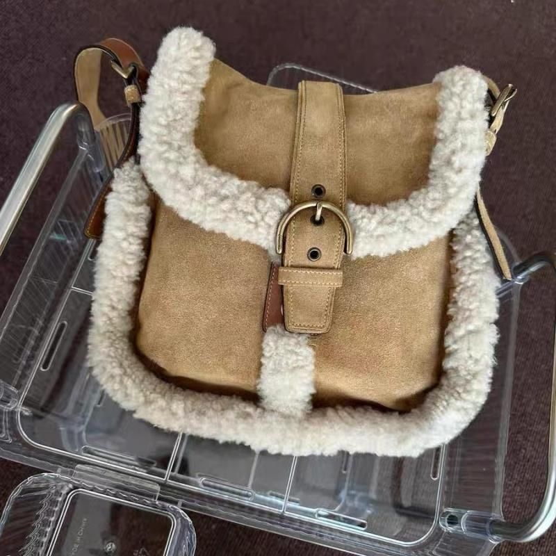 Borsa a tracolla piccola in pelliccia scamosciata popolare per donna autunno e inverno in lana_voghion.com