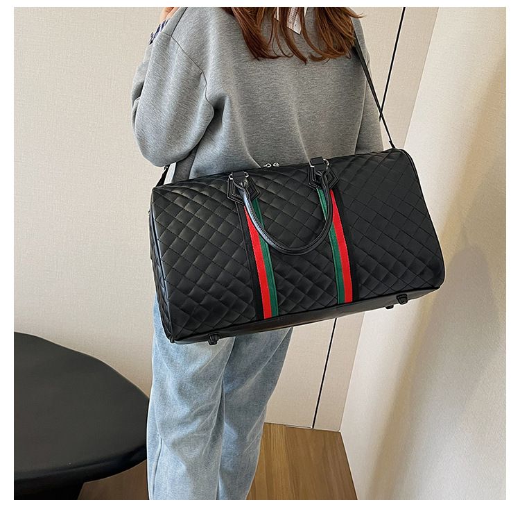 Borsone da viaggio in PU resistente con design impermeabile, grande capacità 20-35 litri, elegante borsa a tracolla multiuso per palestra, viaggi del fine settimana_voghion.com