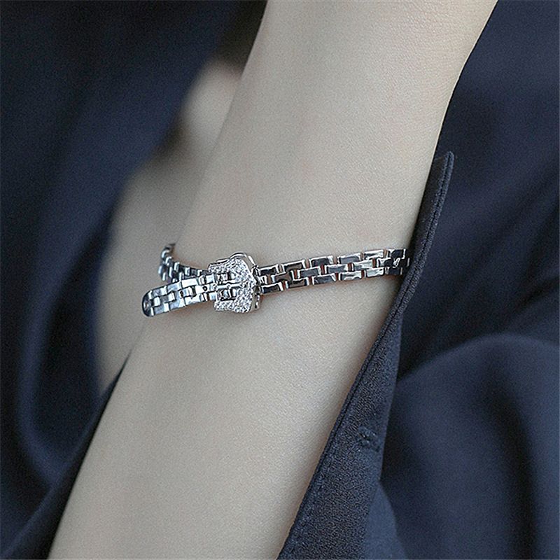 Bracciale a catena con fibbia regolabile per cintura da donna, in rame placcato oro con zirconi micro-pavé_voghion.com
