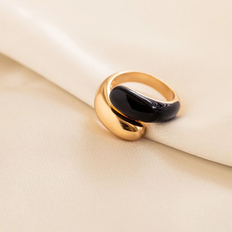 Damenschmuck Schwarz-Gold Emaille Tropfglasur Messing Ring, Geometrischer Minimalistischer Statement Ring, Modischer und eleganter Nischenring_voghion.com