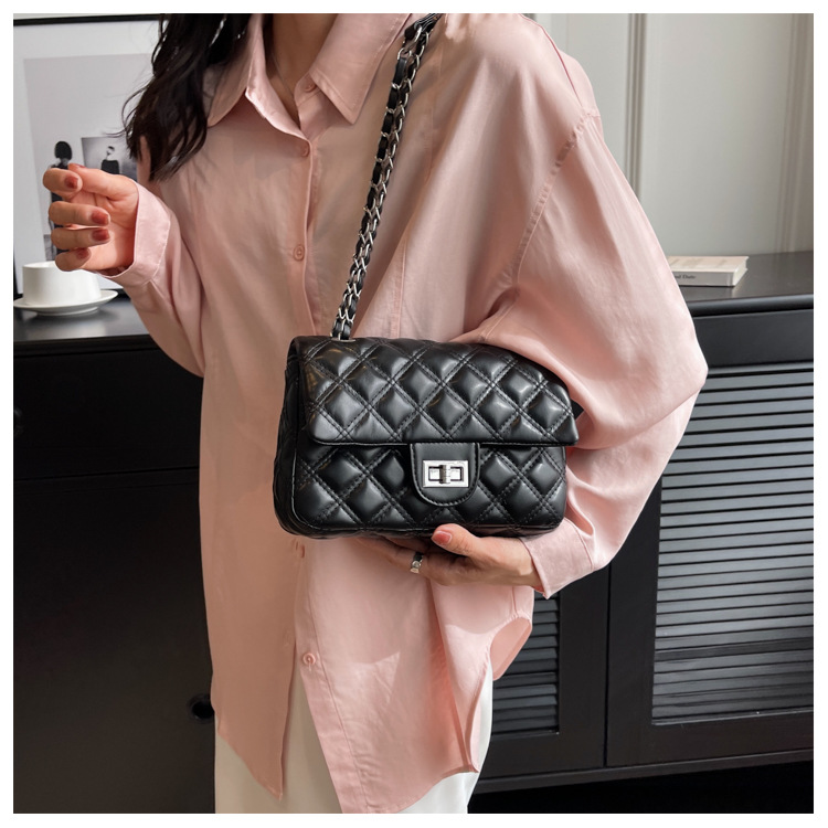 Borsa a catena Lingge Borsa da donna 2023 Primavera Nuova moda Semplice borsa a tracolla di fascia alta piccola borsa quadrata diagonale all-match_voghion.com
