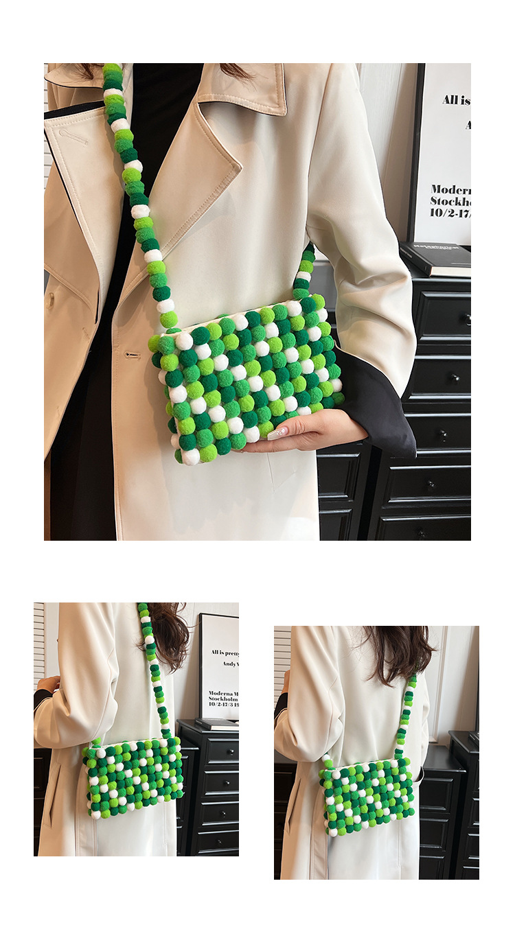 Nepal Colored Cross Shoulder Dammode Regnbågsboll Plysch mångsidig liten fyrkantig väska_voghion.com