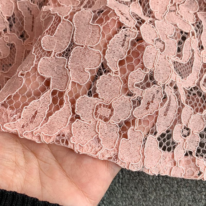Abito da donna di alta classe, elegante, con colletto, a maniche corte, nuovo, con vita sottile e gonna lunga in pizzo._voghion.com