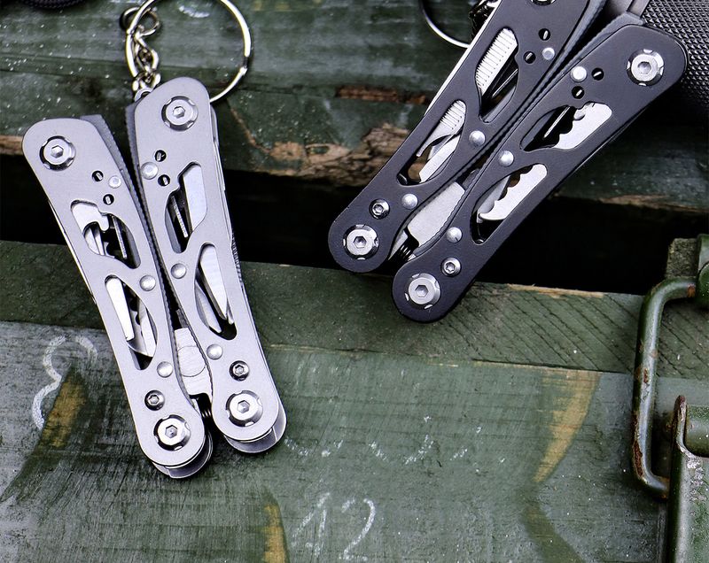 Outdoor All-Steel Multi-Function Mini Functional Combination Folding Pocket Knife Home Emergency Tool Pliers_voghion.com