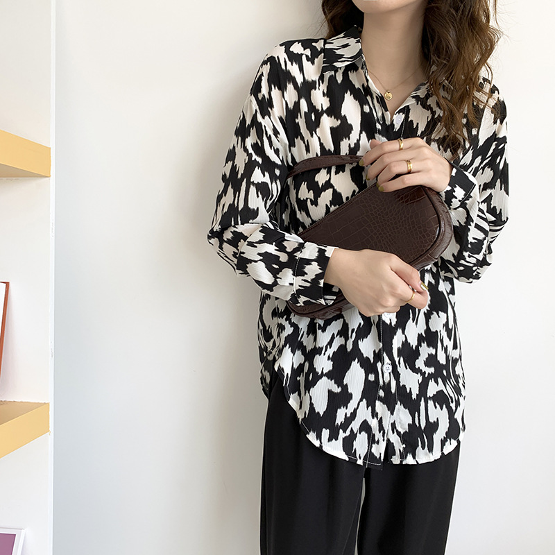 High-end French Niche Design Bag Retro Armpit Bag Baguette Bag Crocodile Pattern handbag celebrity hand bag_voghion.com