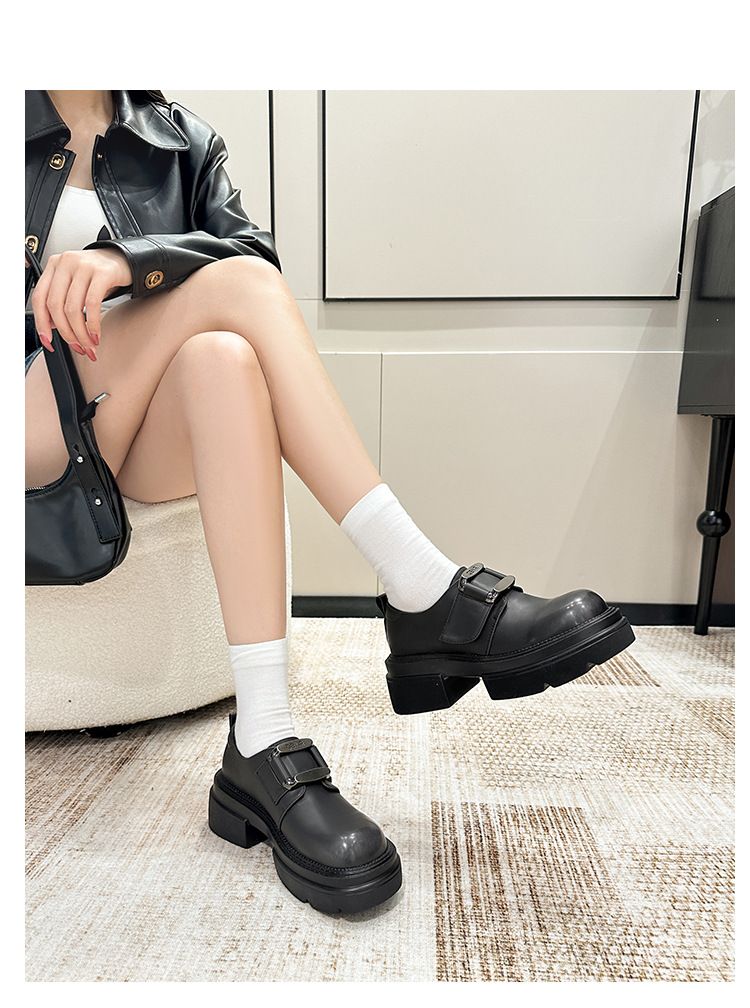 Lederschuhe mit Schnalle im britischen Stil mit dicker Sohle, 2024 neue Schwammkuchensohle, erhöhte polierte Einzelschuhe, kleine Größe_voghion.com