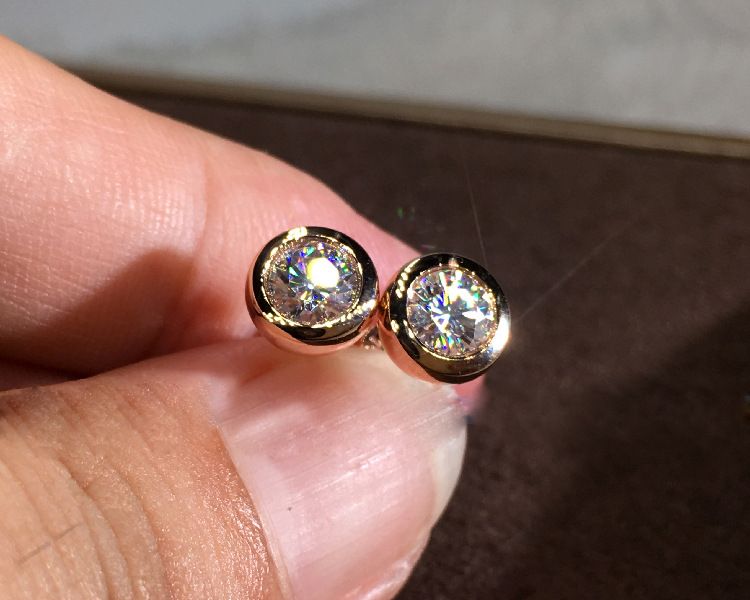 Nuovi orecchini a bottone in argento placcato S con zirconi bianchi taglio rotondo in oro rosa 14 carati_voghion.com