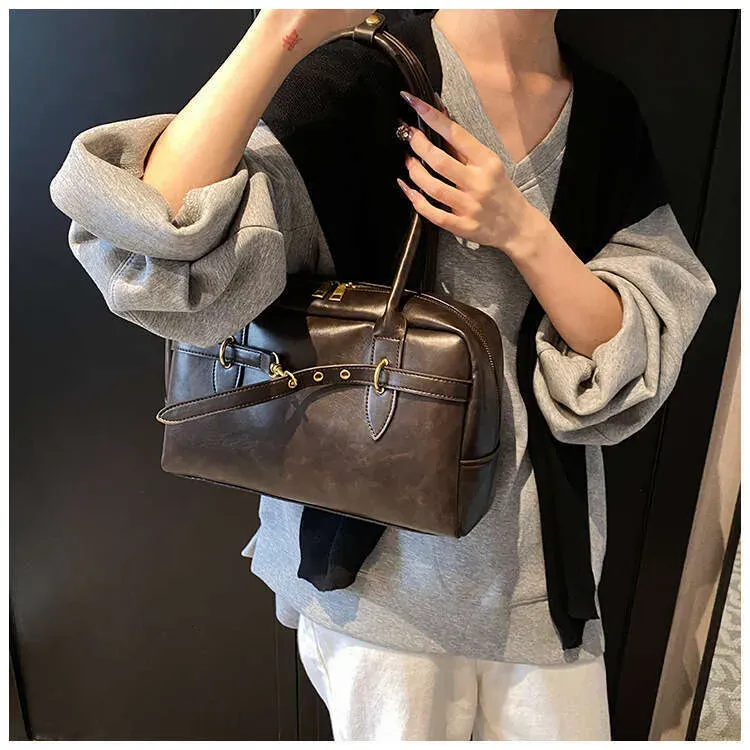 Large Capacity Underarm Women's Spring Summer Shoulder Handheld Commuter Boston Pillow Bag_voghion.com