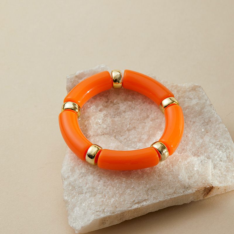 Bracelet en acrylique fait main - Bloc de couleurs audacieux et effet marbre (manchette épaisse surdimensionnée, bijoux en résine artistique, accessoire unisexe tendance)_voghion.com