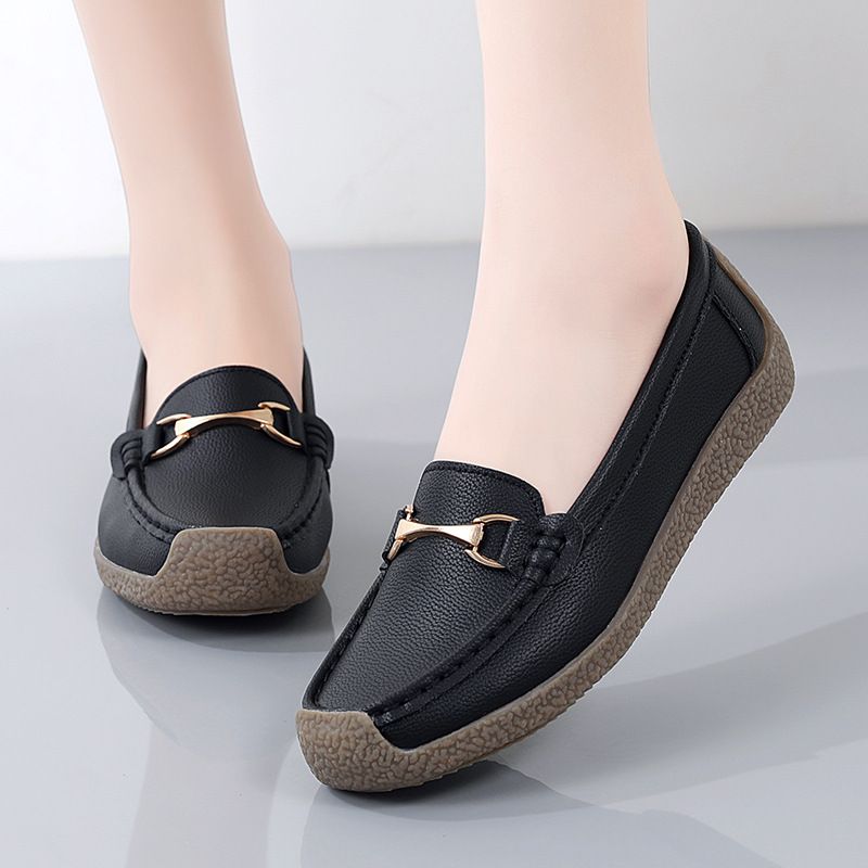 2025 Spring And Autumn New Women's Loafers Cowhide Mom Non-Slip Slip-On Casual White Shoes For Women Plus Size_voghion.com