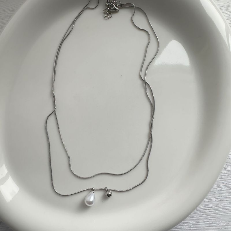 Double-layered pearl necklace for women 2024 new style niche light luxury high-end clavicle chain temperament simple necklace_voghion.com