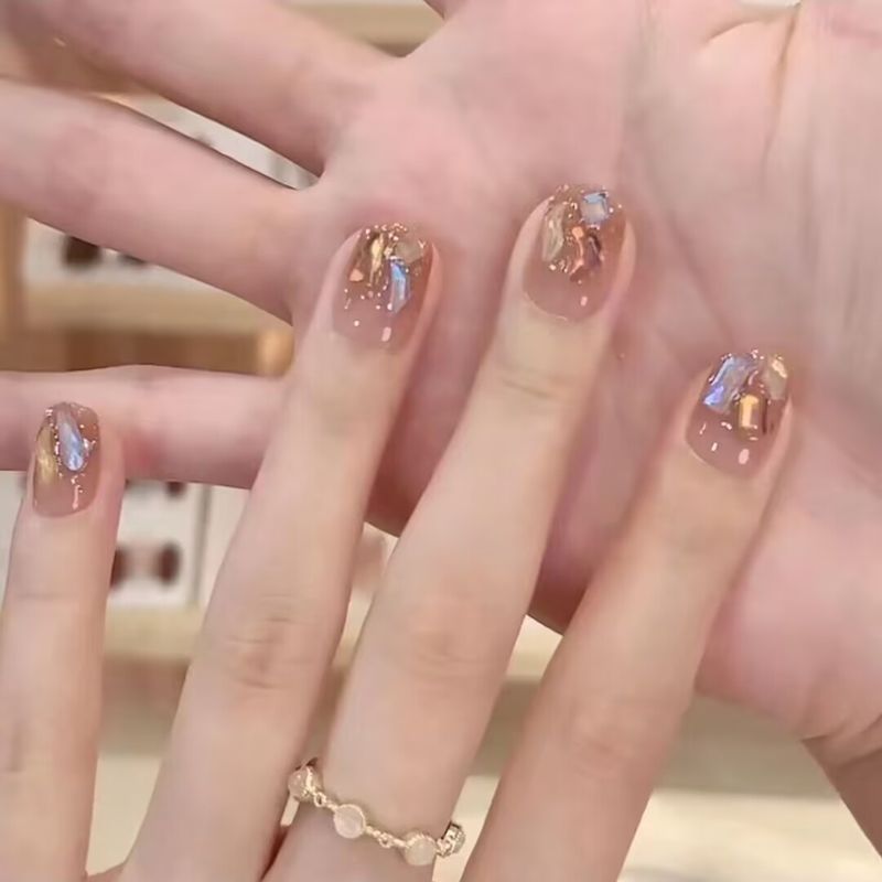 Maillard-Bleaching im Frühling und Sommer mit fertigem, abnehmbarem Nagelpflaster im Kurzstil_voghion.com