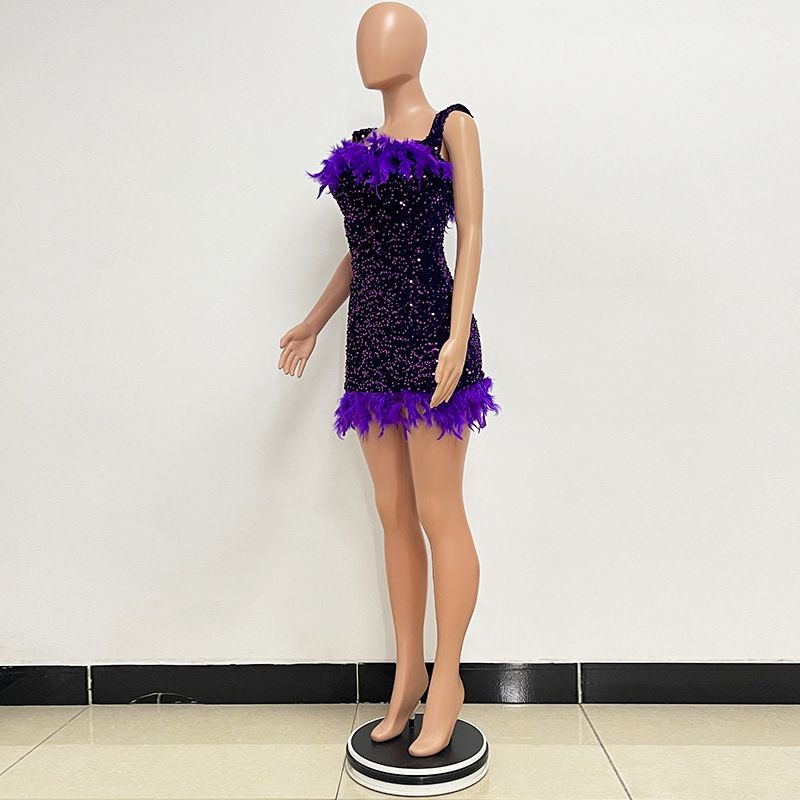 Damenbekleidung Mode Sommer Ins Stil Pailletten rückenfrei Strandrock eine Schulter Feder Hot Girl Hüfte umarmendes Kleid_voghion.com