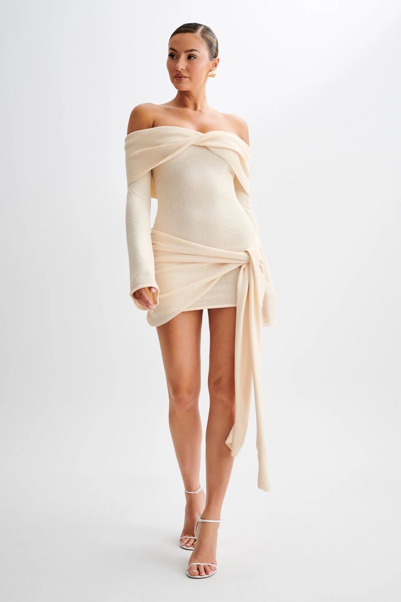 Abito aderente sexy in maglia con spalle scoperte e dettaglio allacciato - Mini abito a maniche lunghe per donna, stile streetwear chic, misto poliestere_voghion.com