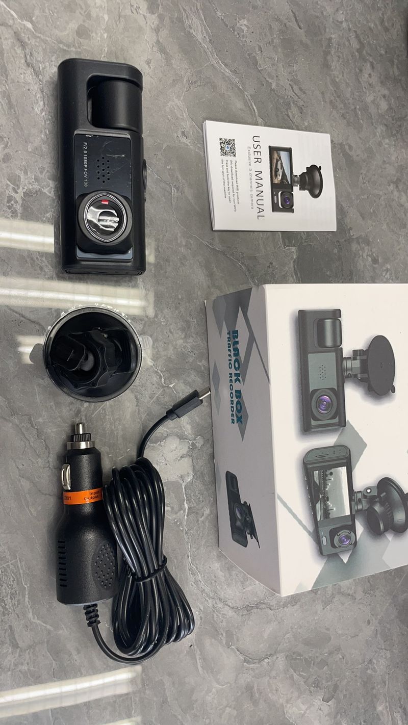Driving Recorder 2 Zoll dräi-Recording WIFI Gefier Iwwerwachung Nuecht Visioun HD S1 Auto CarDvrCam grenziwwerschreidend Explosiounen_voghion.com