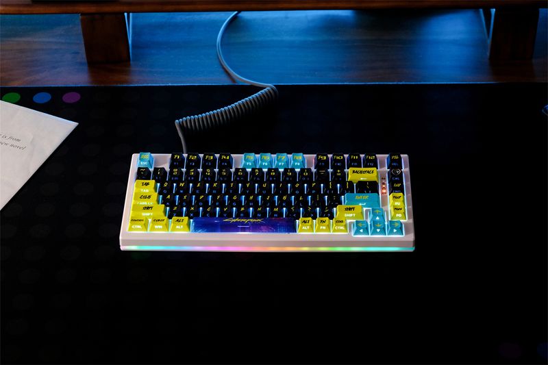 Transparente MadCatz Cyberpunk-Tastenkappe_voghion.com