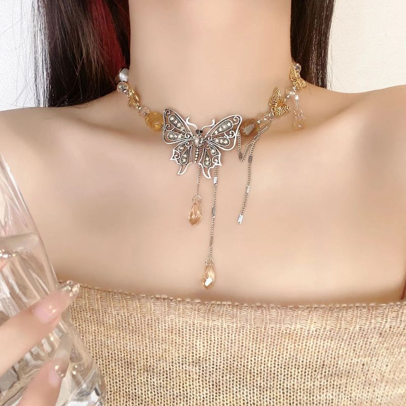 Collana con design di nicchia per donne, moda leggera e di lusso, sensazione di alta qualità, girocollo, dolce, fresco e piccante personalizzato_voghion.com