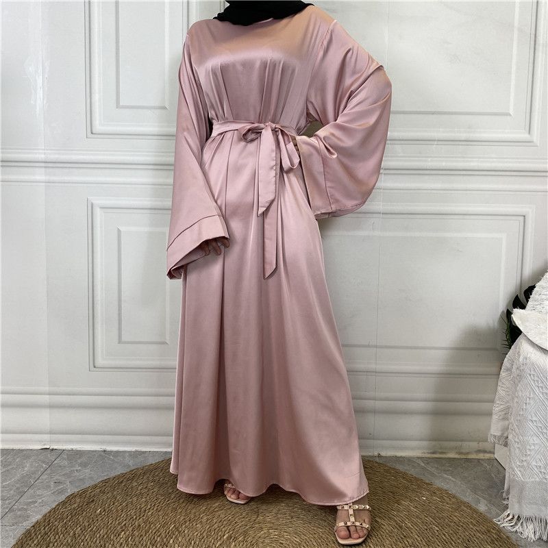 Abbigliamento da donna Medio Oriente Dubai Vendita calda Tinta unita Taglia grande Abito musulmano in raso con lacci 6622_voghion.com