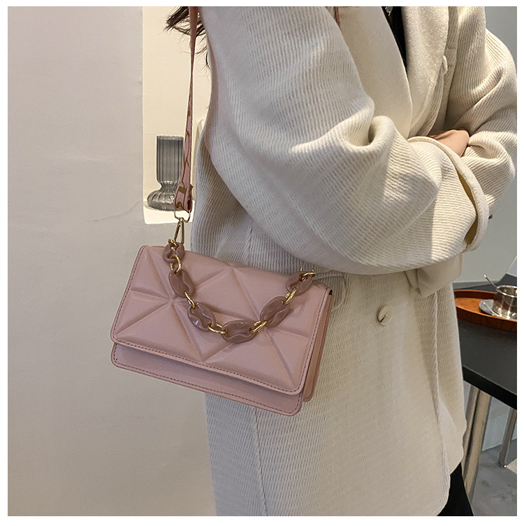 2024 neue einfache lässige Handtasche modische Retro personalisierte breite Schultergurt einzelne Schultertasche modische dicke Kette kleine Tasche_voghion.com