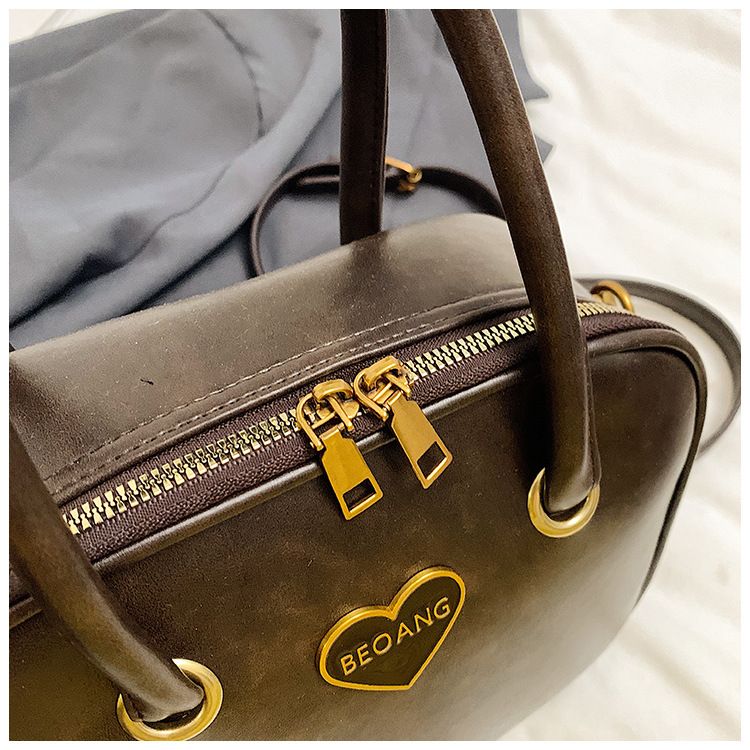 Borsa a tracolla singola coreana in pelle PU di alta qualità, a forma di cuore, quadrata piccola, autunno e inverno 2024_voghion.com