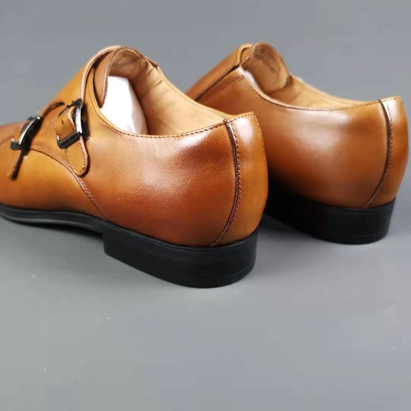 Lässiges Slip-on-Kleid aus Leder mit hartem Boden_voghion.com