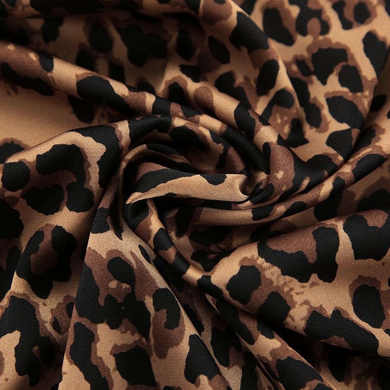 2025 New European And American Leopard Print Feather Patchwork Robe Loose Comfortable Loungewear_voghion.com