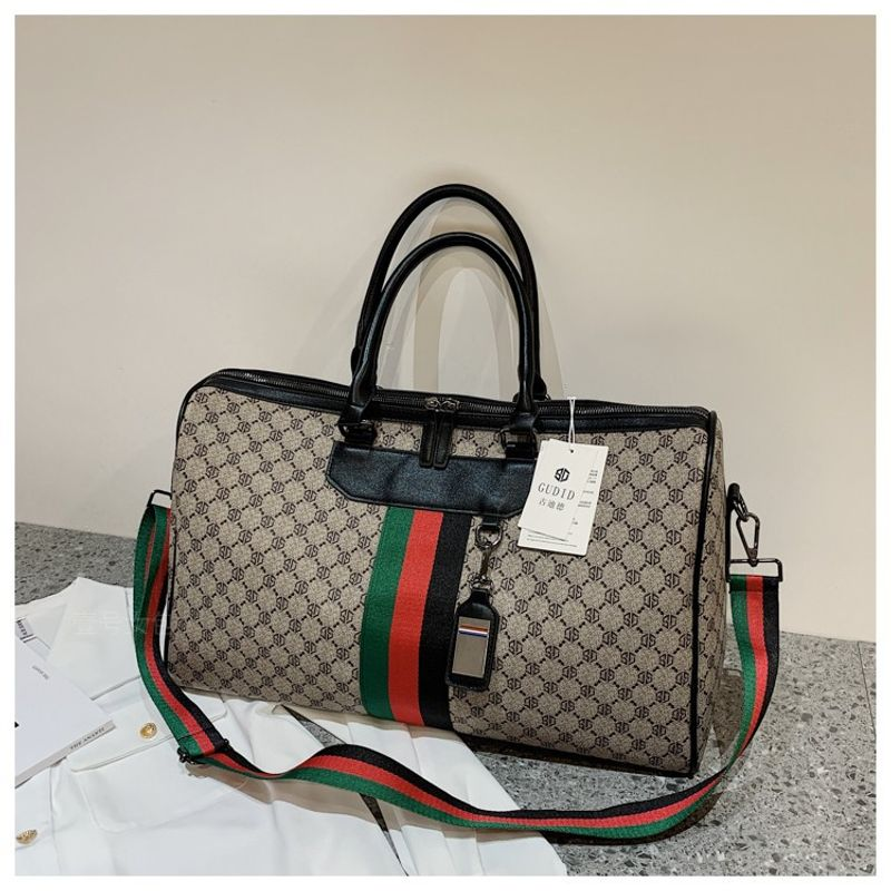 Kortdistanse bærbar crossbody for kvinner med stor kapasitet lettvekts fiess sportsveske for menn, allsidig reiseveske_voghion.com