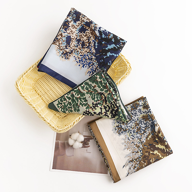 Séiss a luxuriéis Stil Fluchbegleeder kleng quadratesch elegant Drock, simuléiert Seideschal, modesch Pendelen_voghion.com