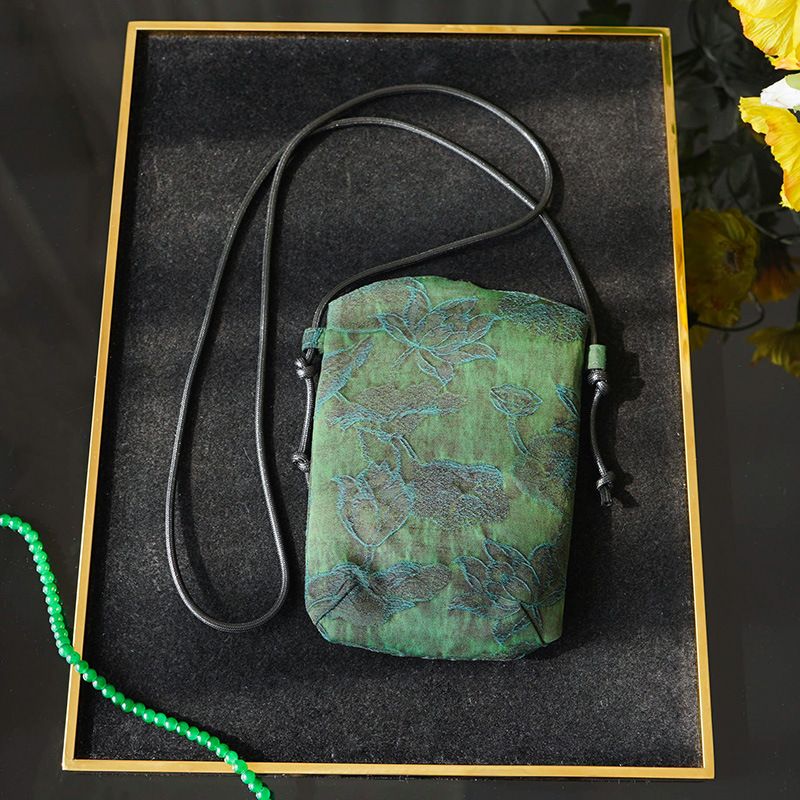 Immaterielles Kulturerbe Xiangyun Seide National Crossbody für Frauen, 2024 Neue chinesische Stil Walking Handy_voghion.com