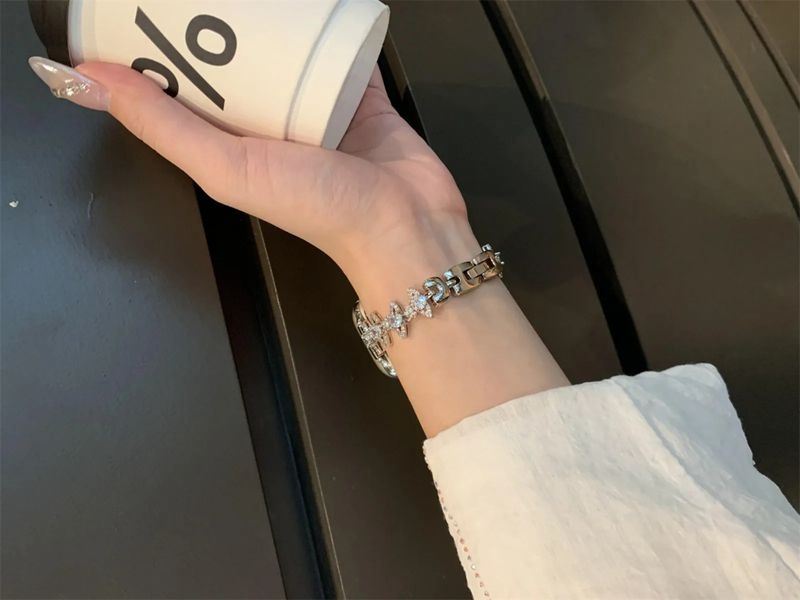 Uhrenarmband für iWatch 42/44/45/46/49 mm 38/40/41 mm Metall-Mode-Uhrenarmband für Uhrenserie Ultra2 Serie 10/9/8/7/6/5/4/3/2/1_voghion.com