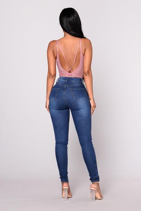 damjeans med hög stretch och pennbyxor_voghion.com