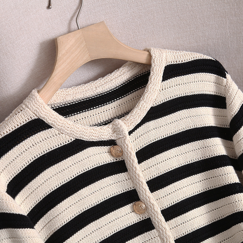 Women's slim-fit version buckle striped small fragrant style knitted cardigan short coat_voghion.com