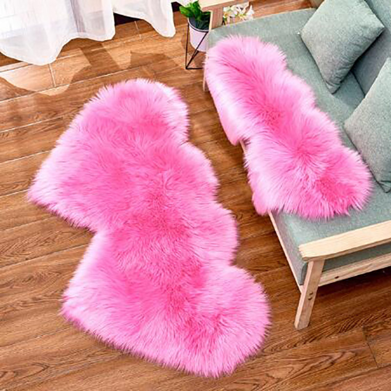 Nuovo tappeto decorativo a forma di cuore in lana simile a una scala Tappetino per divano coperta per divano da toeletta in peluche semplice europeo_voghion.com