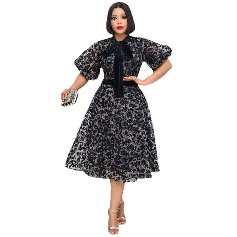 2025 neue Sommer Stil Stehkragen Schwarz Plüsch Dichtes Mesh Taille Spitze Spleißen Modische Abnehmen Kleid_voghion.com